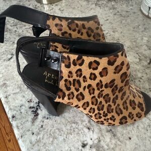 Nicole Miller peep toe Leopard Heels